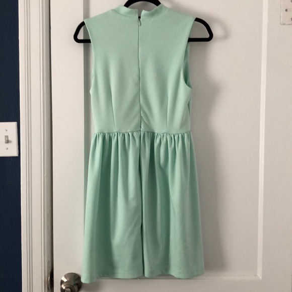 Super Cute Mint Dress - Picture 3 of 6